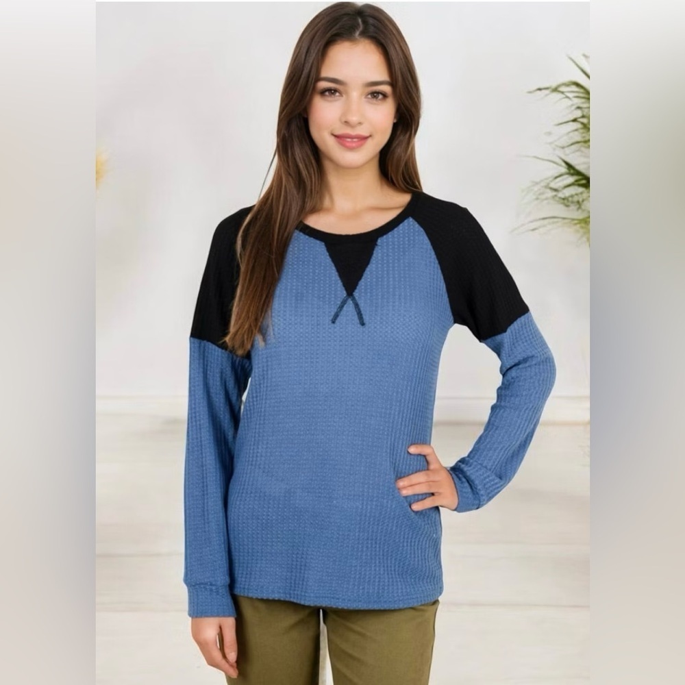 Women's Blue and Black Long Sleeve Top - Large - Picture 3 of 5